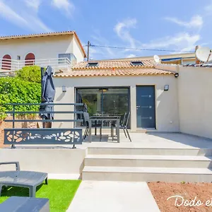  Hébergement de vacances Sumptuous 2 Bedroom House With Ac Close To The Beach - Dodo Et Tartine